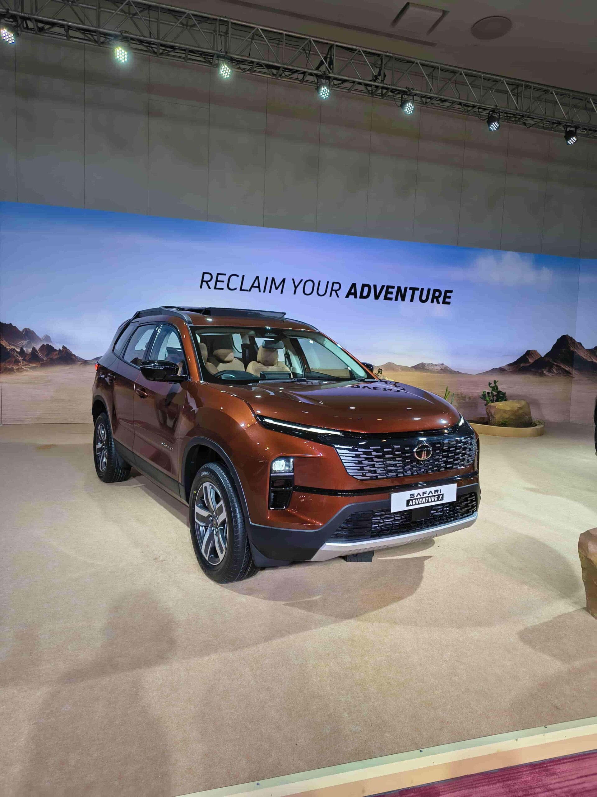 Tata Safari Adventure X Plus AT: Value For Money SUV व्हॅरिएंट!
