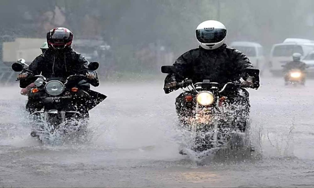 Monsoon Riding Tips for motorcycle 